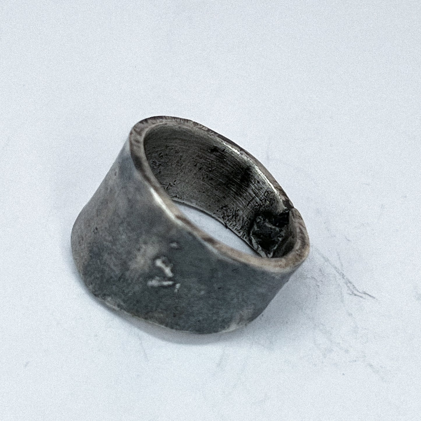 E11250211 - Dotted Armor Ring