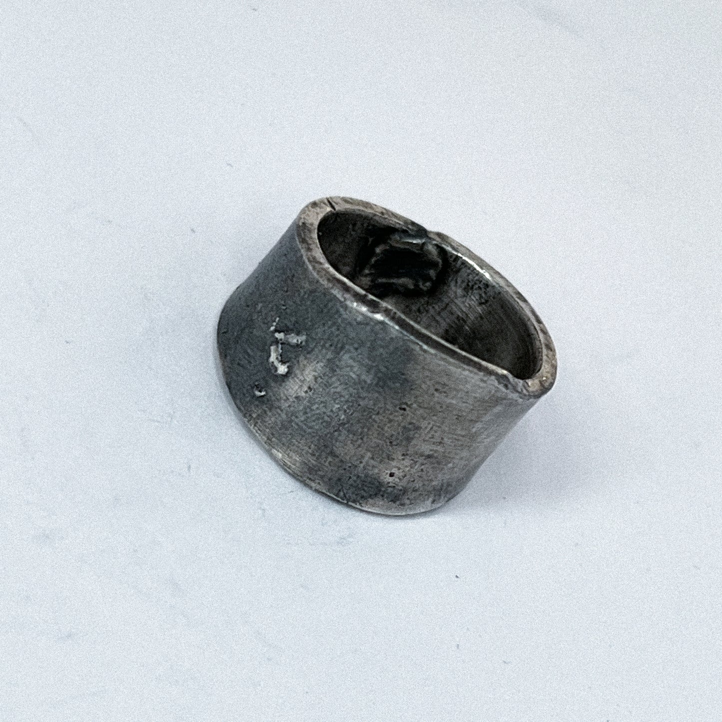 E11250211 - Dotted Armor Ring