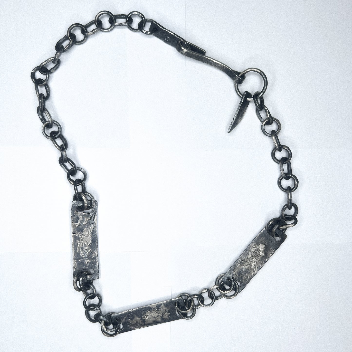 E11250201 - Plate armor necklace