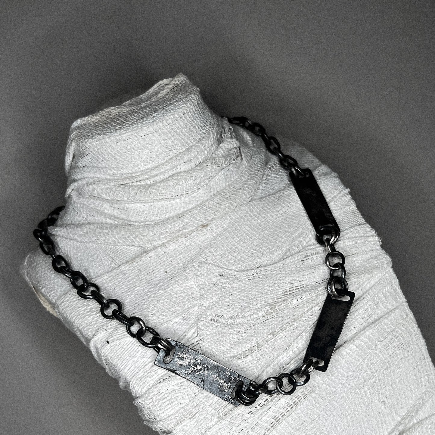 E11250201 - Plate armor necklace