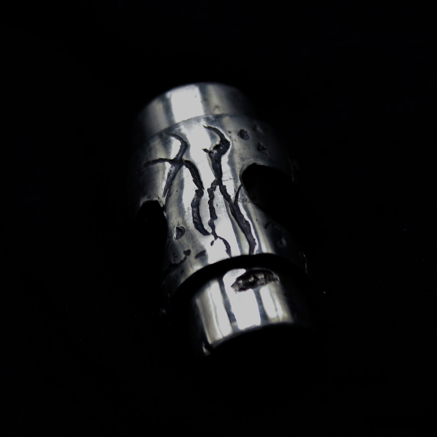 ascemic engraved armor ring