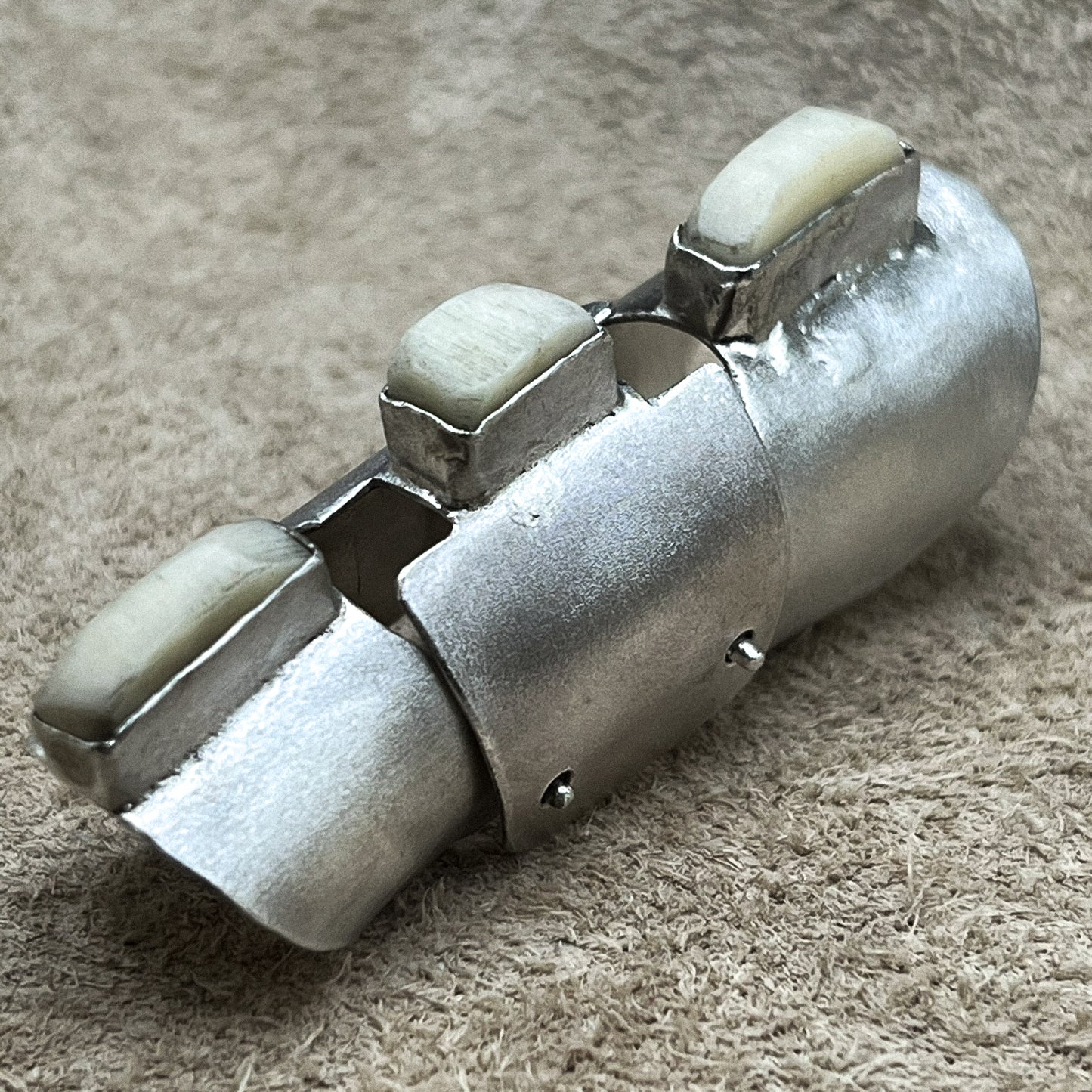 "spine" articulated armor ring