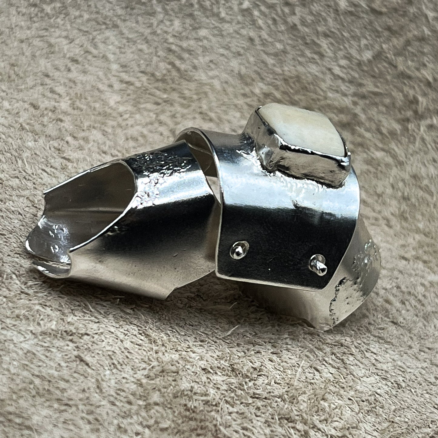 "spine 2" articulated armor ring