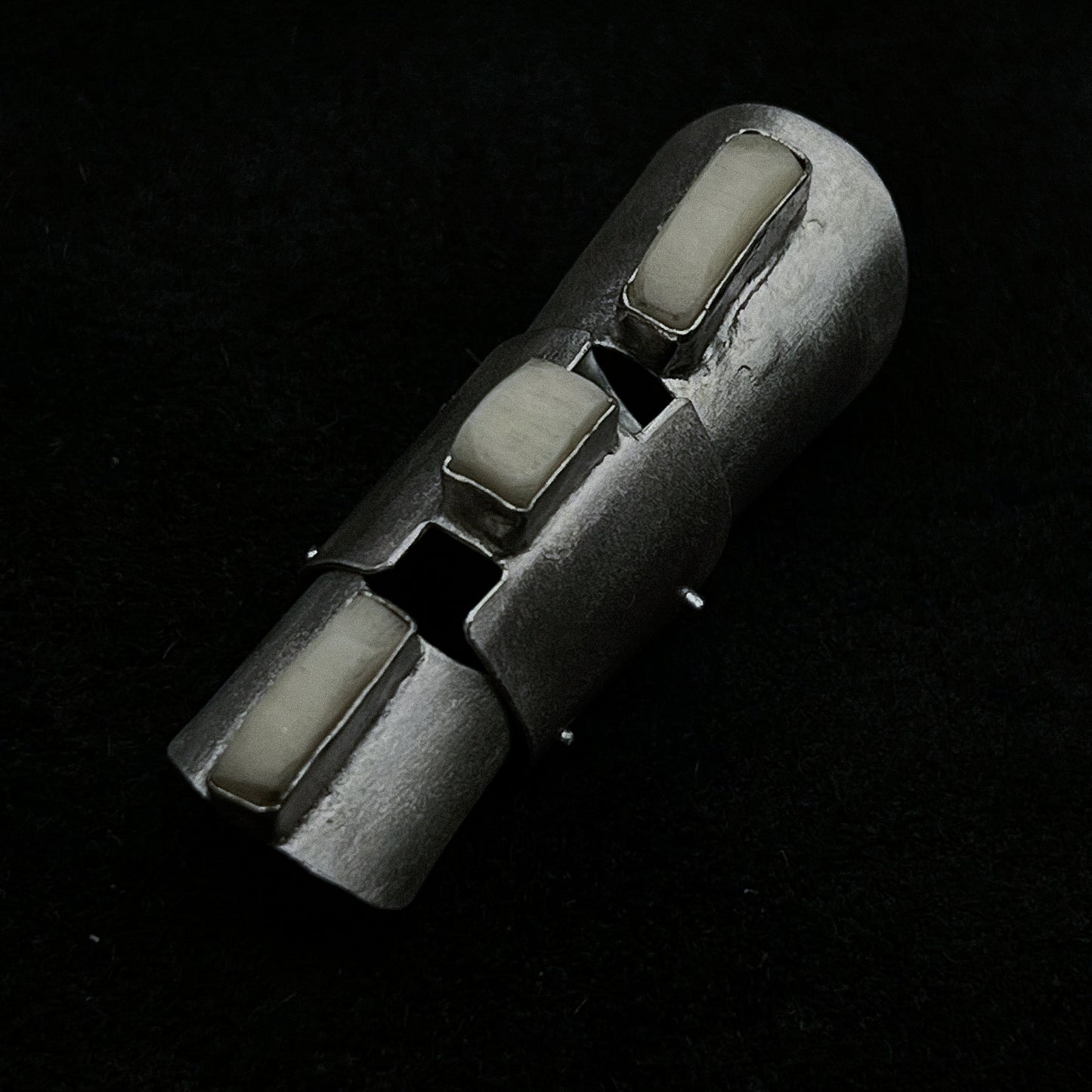 "spine" articulated armor ring
