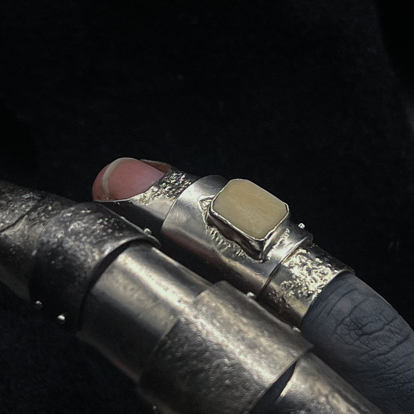 "spine 2" articulated armor ring