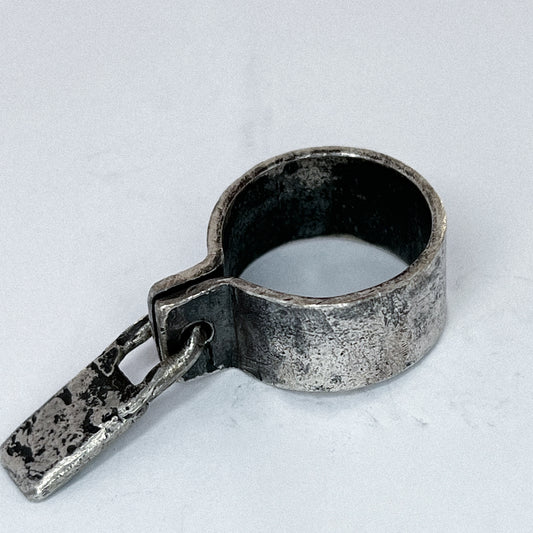 E11250214 - Worn "Tag" Ring