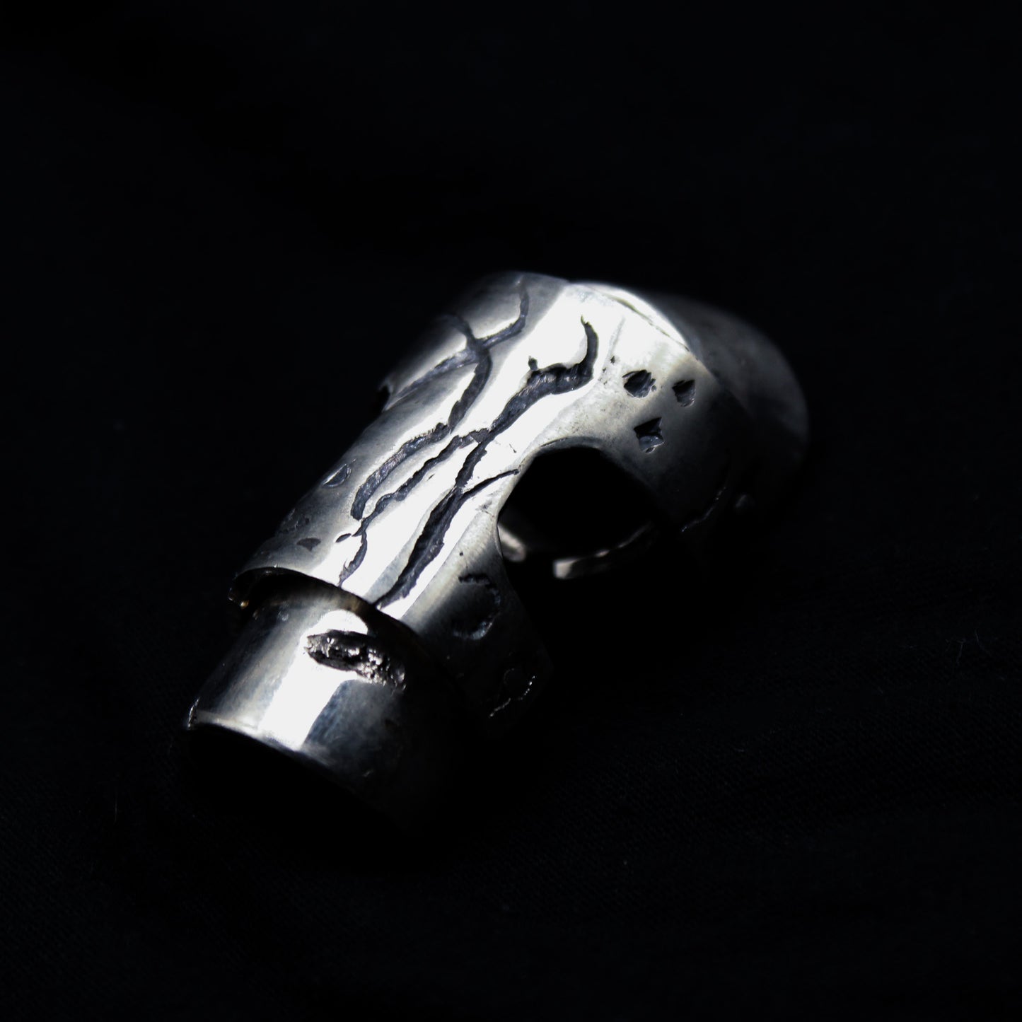 ascemic engraved armor ring