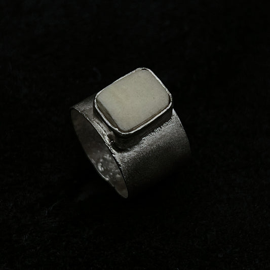 "vertebrae" band ring