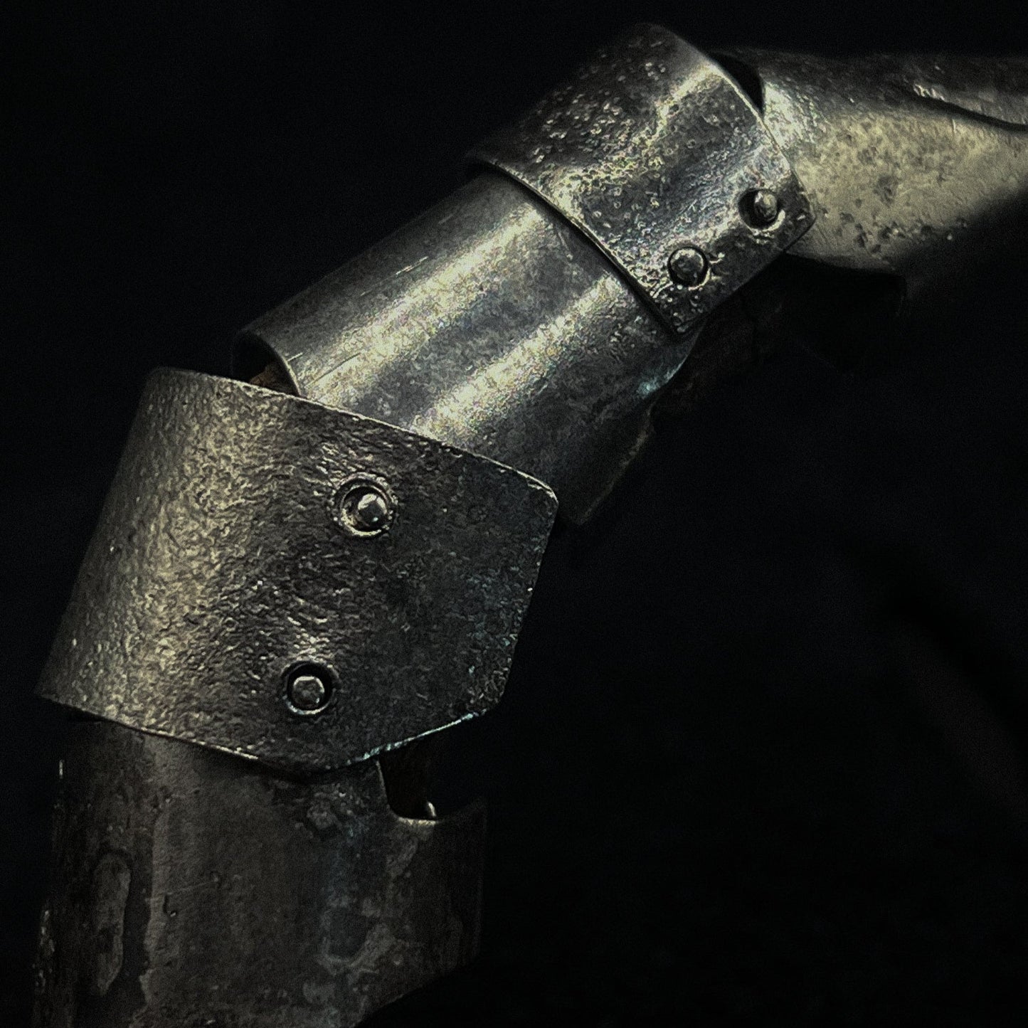 complete finger armor ring