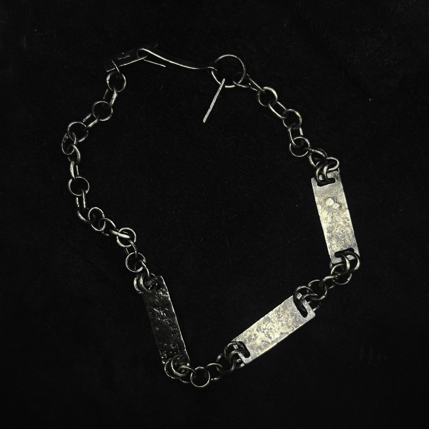 E11250201 - Plate armor necklace