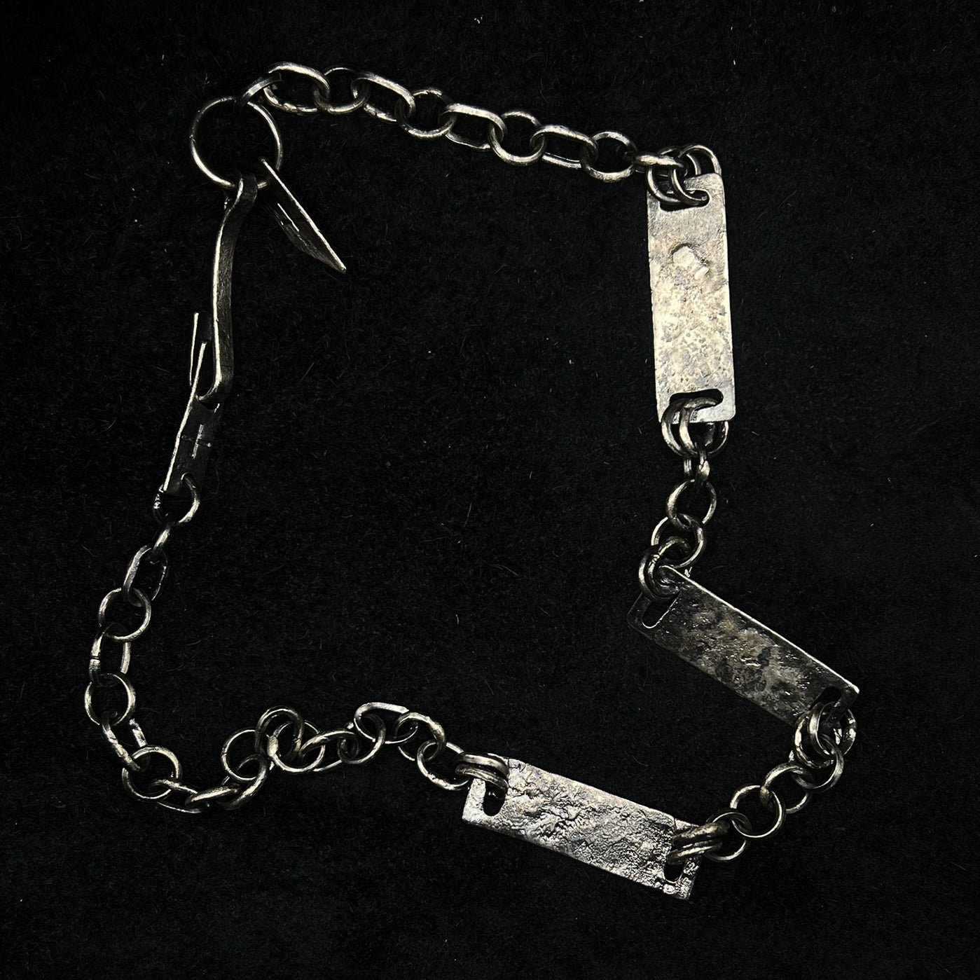 E11250201 - Plate armor necklace